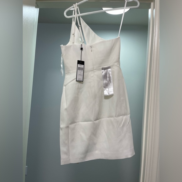 BCBG MaxAzria white asymmetrical cocktail dress - Picture 2 of 7
